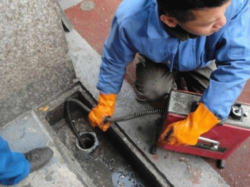 察隅疏通下水道